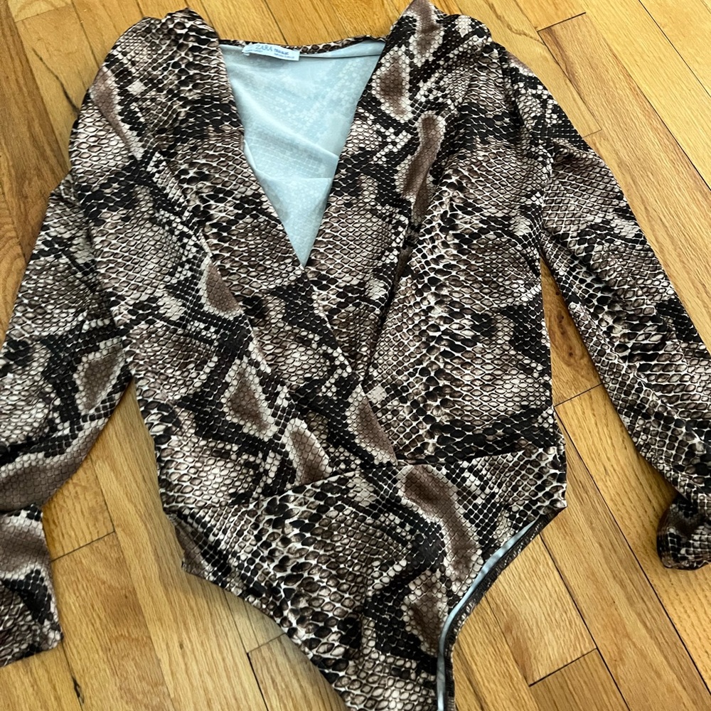 Zara snake skin long sleeve body suit size small never worn